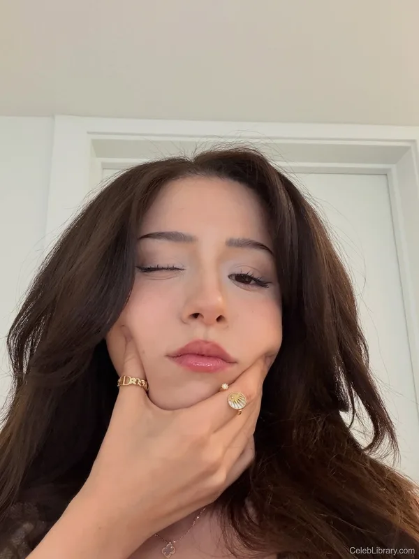 Pokimane photo 17 of 3752