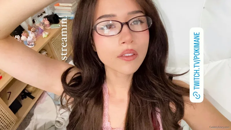 Pokimane photo 13 of 3752