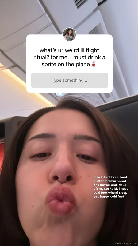 Pokimane photo 19 of 3752