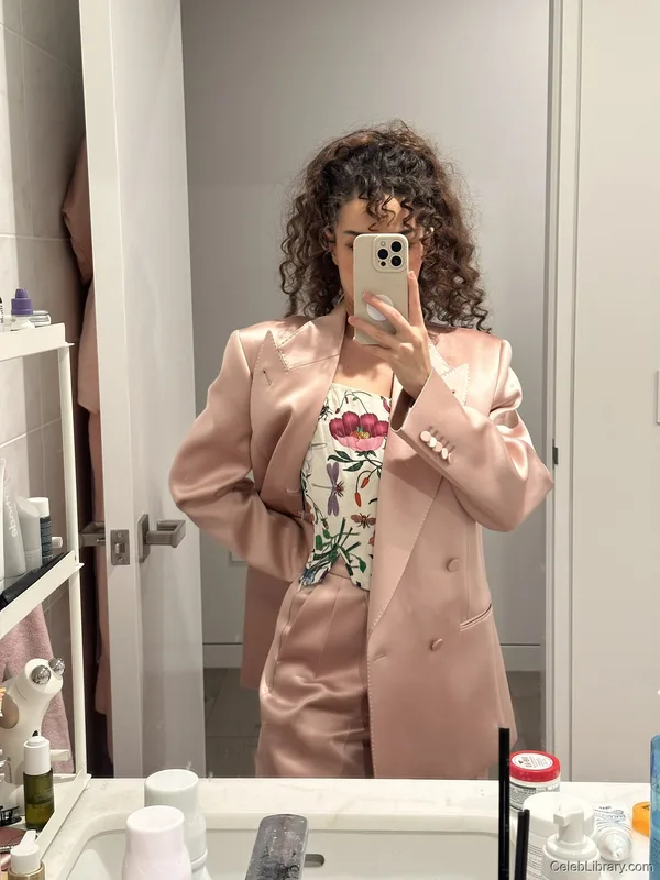 Pokimane photo 1 of 3752