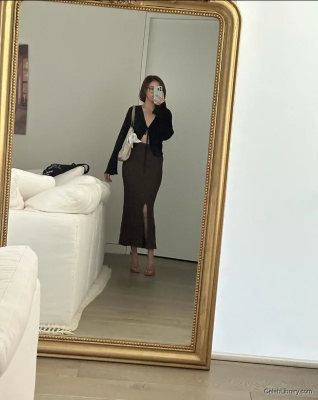 Pokimane photo 24 of 3752