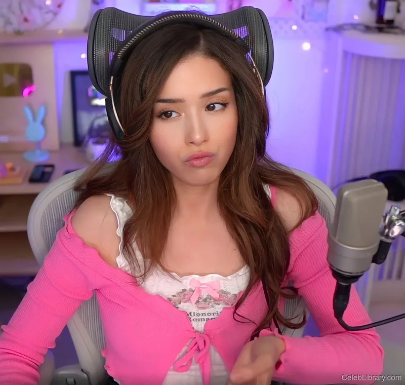 Pokimane photo 9 of 3752