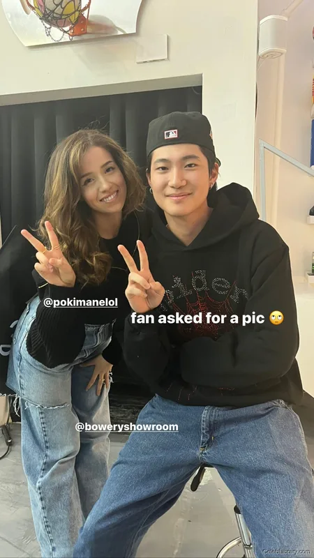 Pokimane photo 14 of 3752