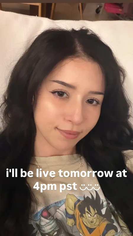 Pokimane photo 20 of 3752