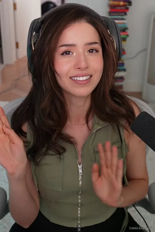 Pokimane photo 5 of 3752