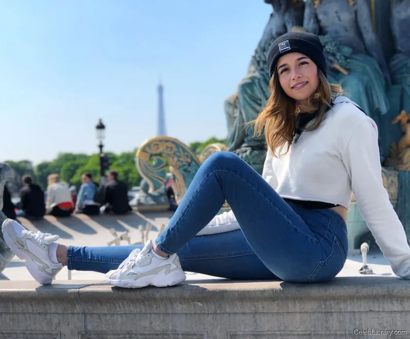Pokimane photo 9 of 3752