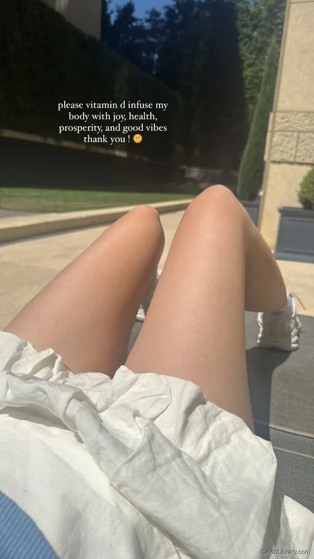 Pokimane photo 17 of 3752