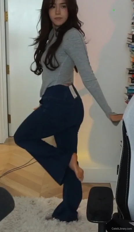Pokimane photo 21 of 3752