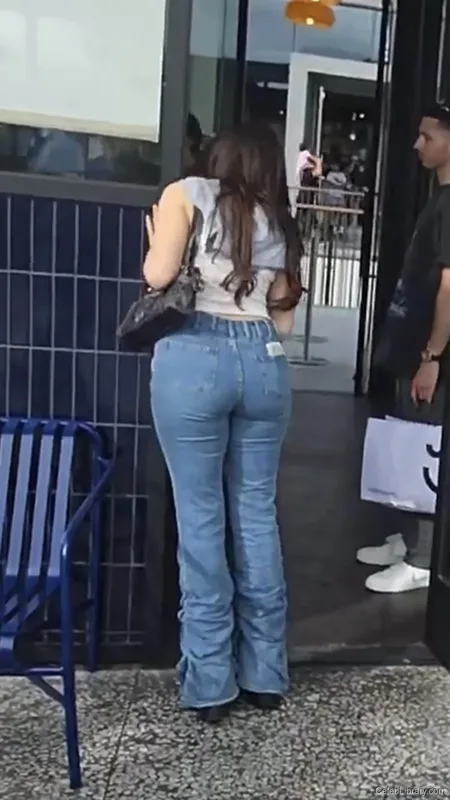 Pokimane photo 4 of 3752