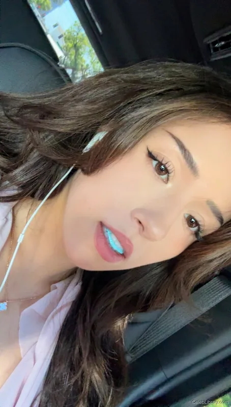 Pokimane photo 6 of 3752