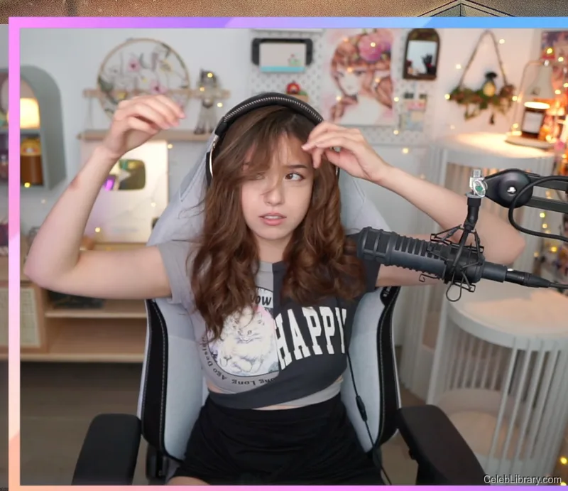 Pokimane photo 20 of 3752
