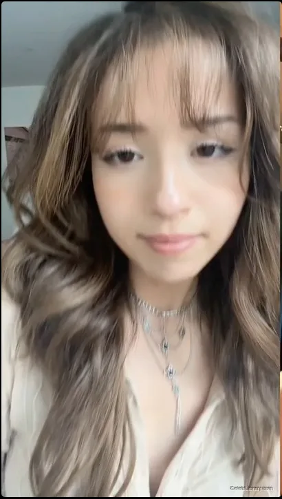 Pokimane photo 5 of 3752