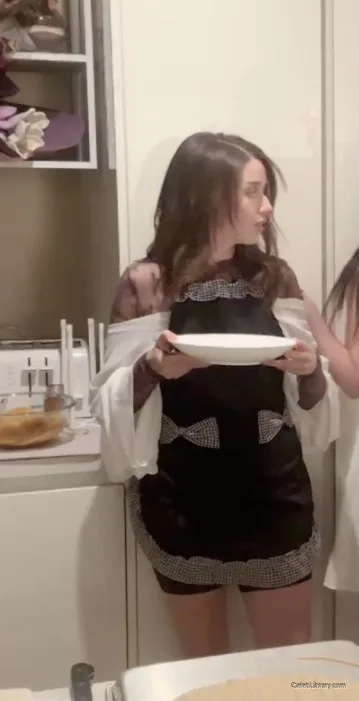 Pokimane photo 12 of 3752