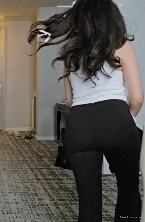 Pokimane photo 20 of 3752