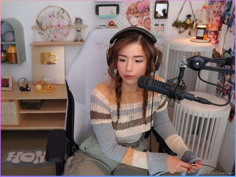 Pokimane photo 11 of 3752