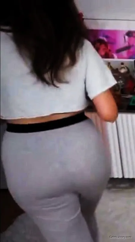 Pokimane photo 16 of 3752