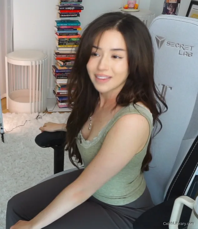 Pokimane photo 7 of 3752