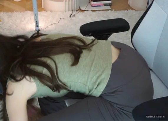 Pokimane photo 8 of 3752