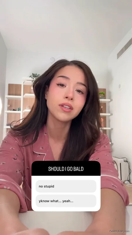 Pokimane photo 23 of 3752