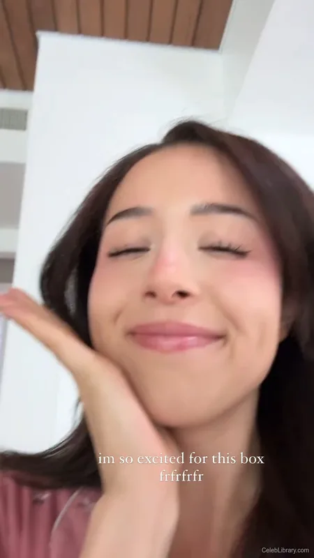 Pokimane photo 24 of 3752