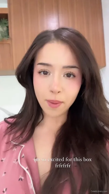 Pokimane photo 9 of 3752