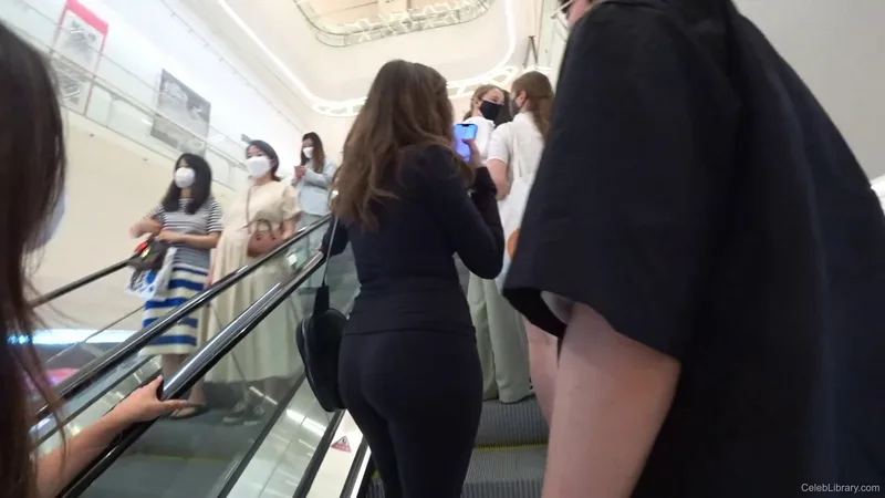 Pokimane photo 13 of 3752