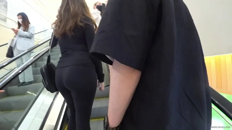 Pokimane photo 15 of 3752
