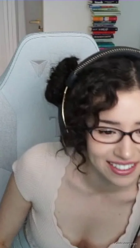 Pokimane photo 17 of 3752