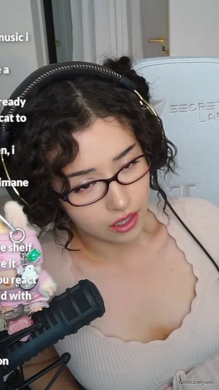 Pokimane photo 18 of 3752
