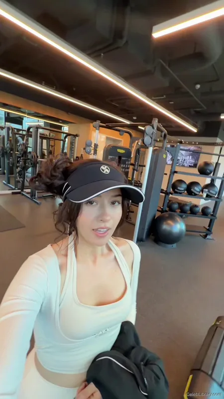Pokimane photo 23 of 3752