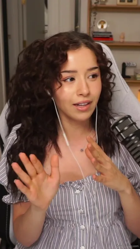 Pokimane photo 4 of 3752