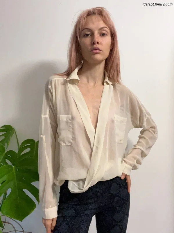Polina Favorskaya photo 2 of 101