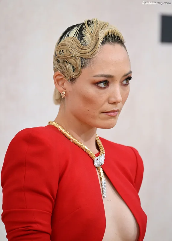 Pom Klementieff photo 6 of 341