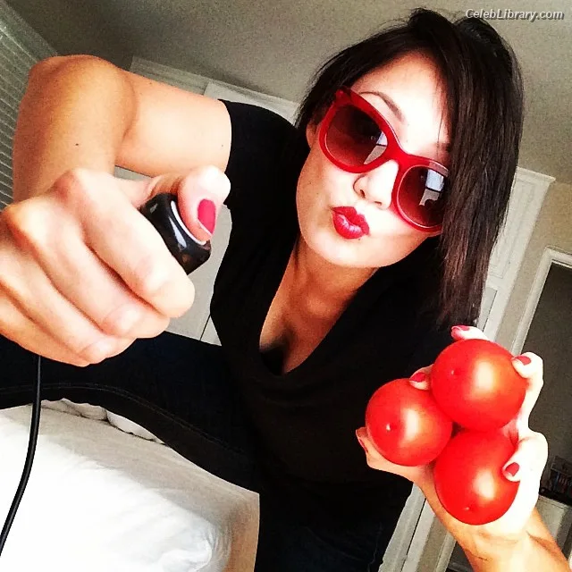 Pom Klementieff photo 14 of 341