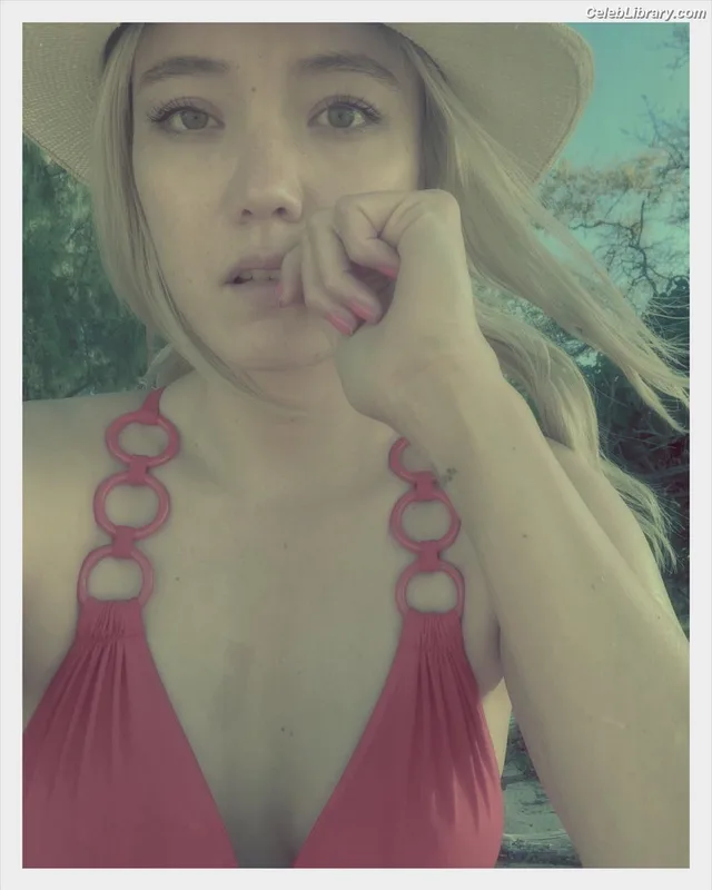 Pom Klementieff photo 11 of 341