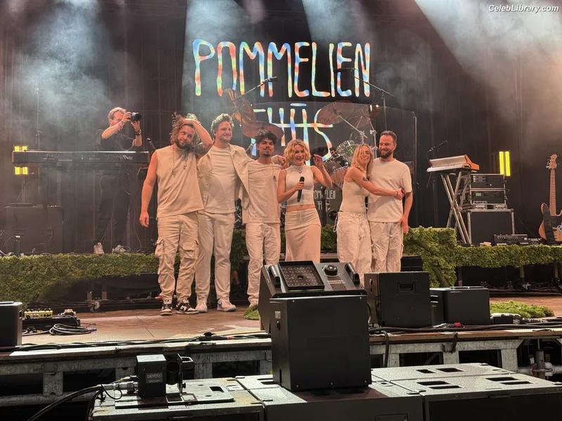 Pommelien Thijs photo 12 of 1594
