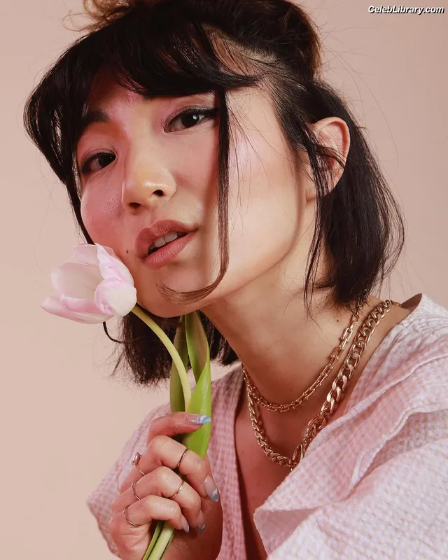 Poppy Liu photo 17 of 49