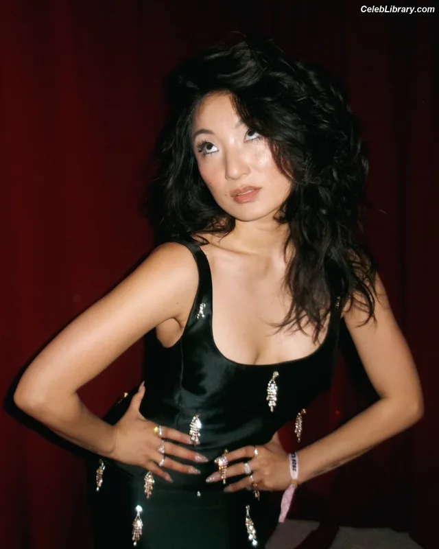 Poppy Liu photo 19 of 49