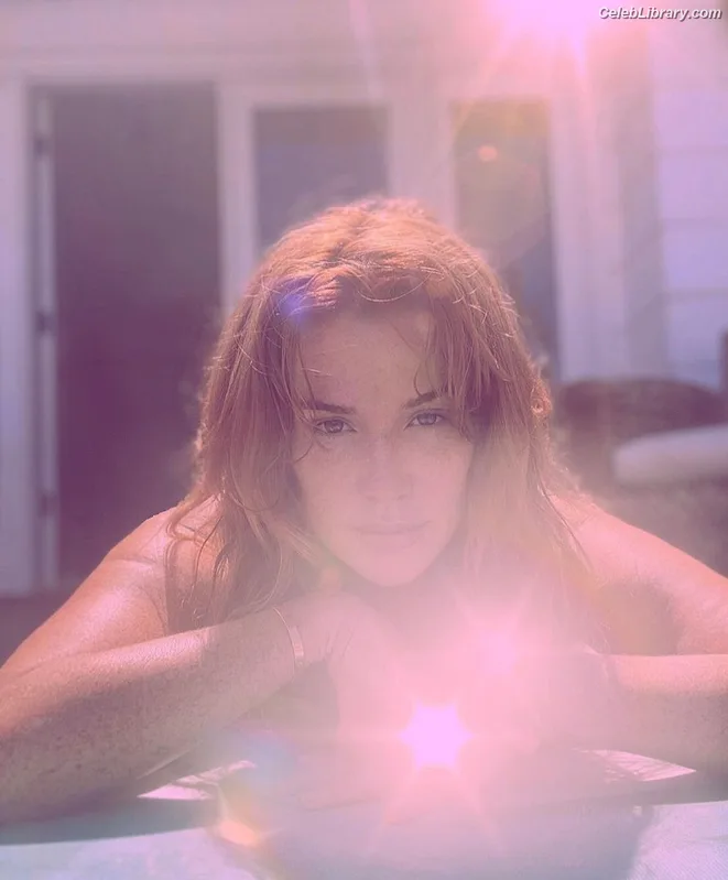 Poppy Montgomery photo 2 of 86