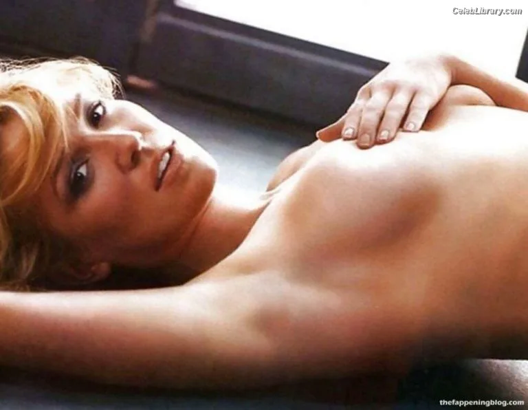 Poppy Montgomery photo 17 of 86