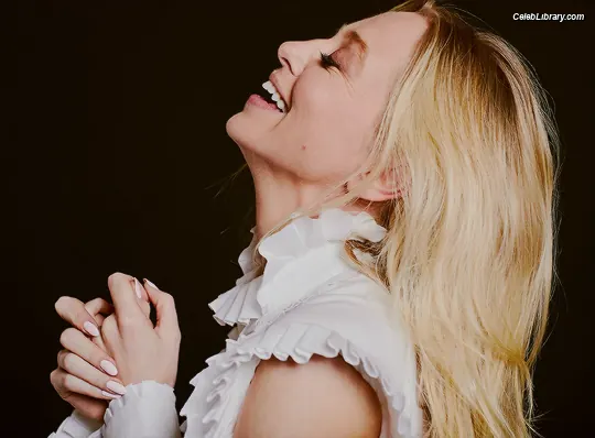 Portia Doubleday photo 2 of 84