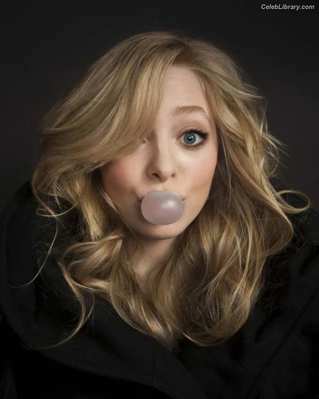 Portia Doubleday photo 9 of 85