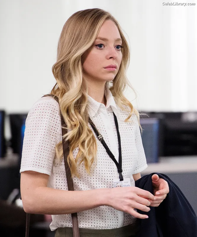 Portia Doubleday photo 11 of 85