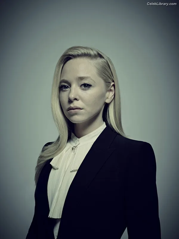 Portia Doubleday photo 20 of 85