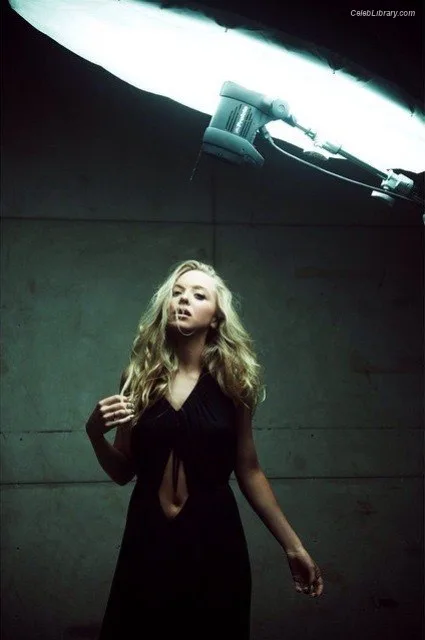 Portia Doubleday photo 3 of 85