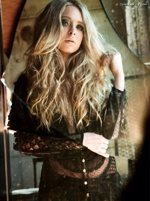Portia Doubleday photo 4 of 85
