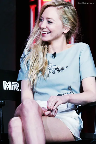 Portia Doubleday photo 13 of 85