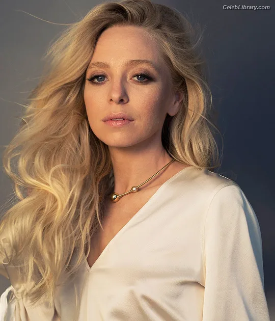 Portia Doubleday photo 21 of 85