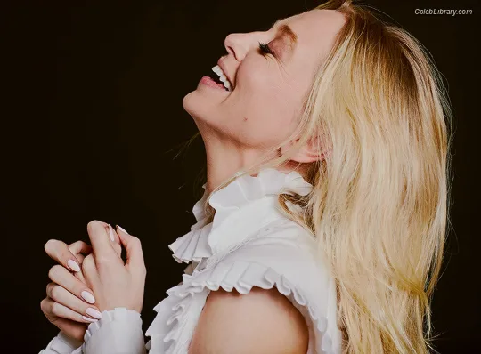 Portia Doubleday photo 2 of 85