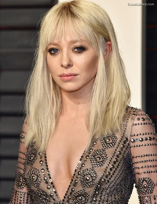 Portia Doubleday photo 8 of 85
